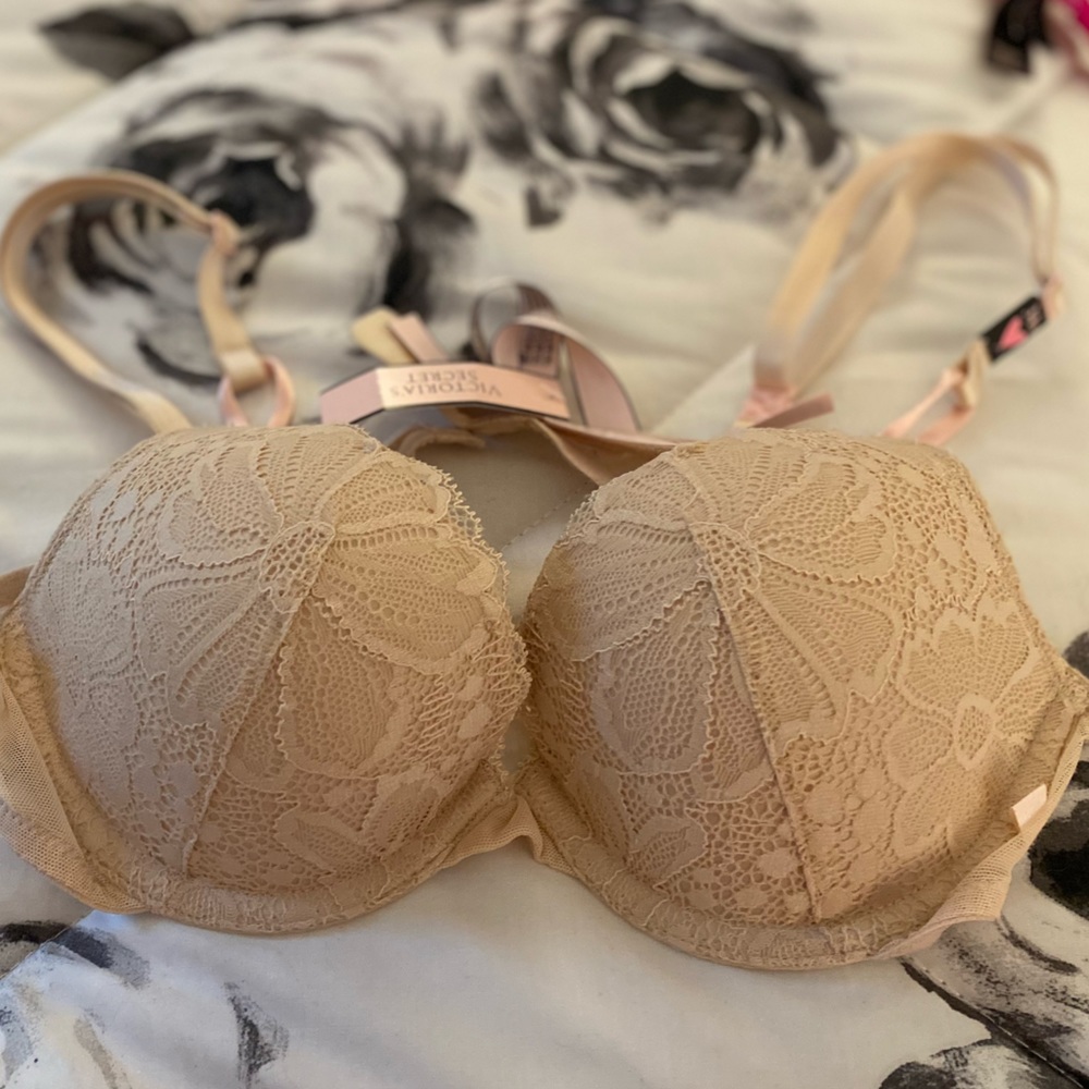 NWT VS Push up bra!